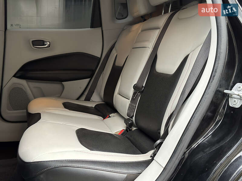 Внедорожник / Кроссовер Jeep Compass 2017 в Львове