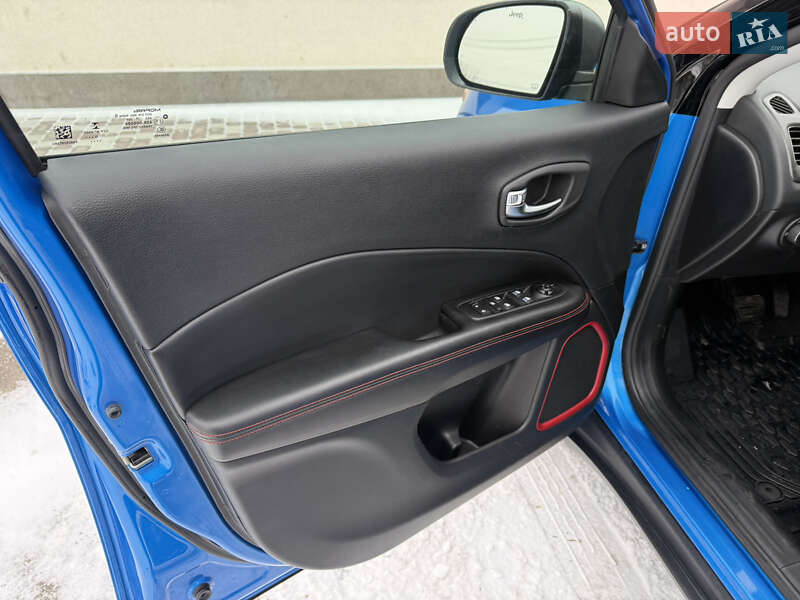 Позашляховик / Кросовер Jeep Compass 2019 в Києві фото 22 Позашляховик / Кросовер Jeep Compass 2019 в Києві