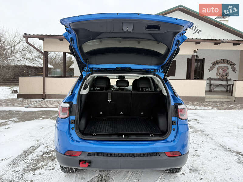 Позашляховик / Кросовер Jeep Compass 2019 в Києві фото 50 Позашляховик / Кросовер Jeep Compass 2019 в Києві