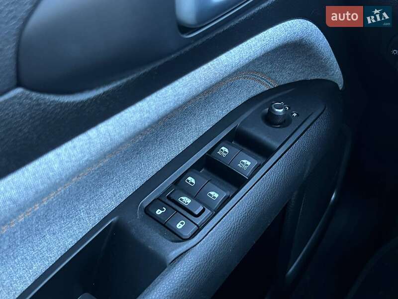 Внедорожник / Кроссовер Jeep Compass 2022 в Киеве