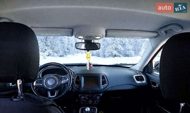 Внедорожник / Кроссовер Jeep Compass 2017 в Карловке