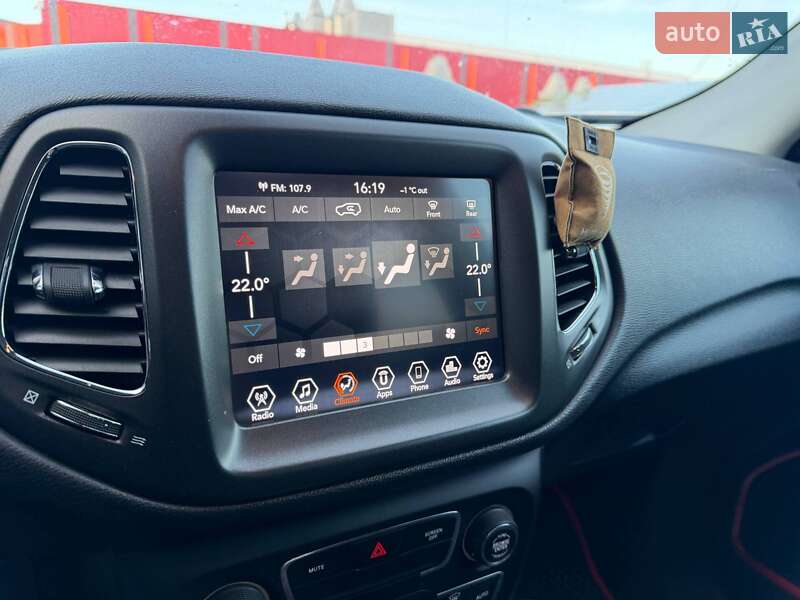 Внедорожник / Кроссовер Jeep Compass 2019 в Киеве