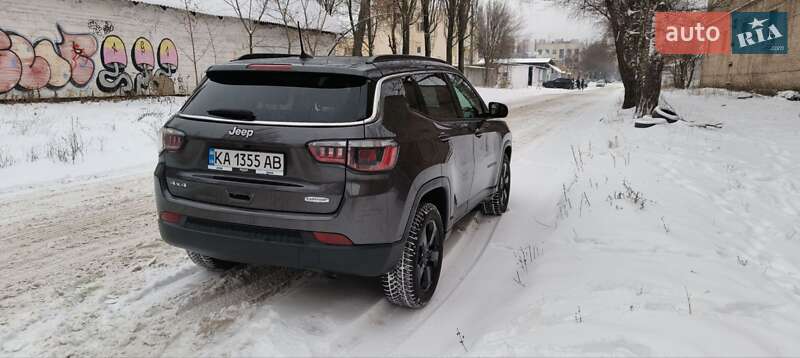 Внедорожник / Кроссовер Jeep Compass 2017 в Киеве