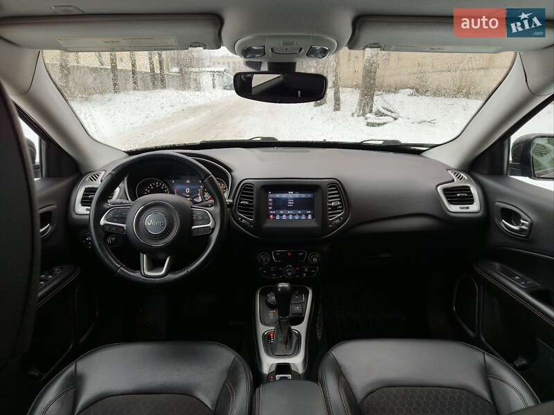 Внедорожник / Кроссовер Jeep Compass 2017 в Киеве