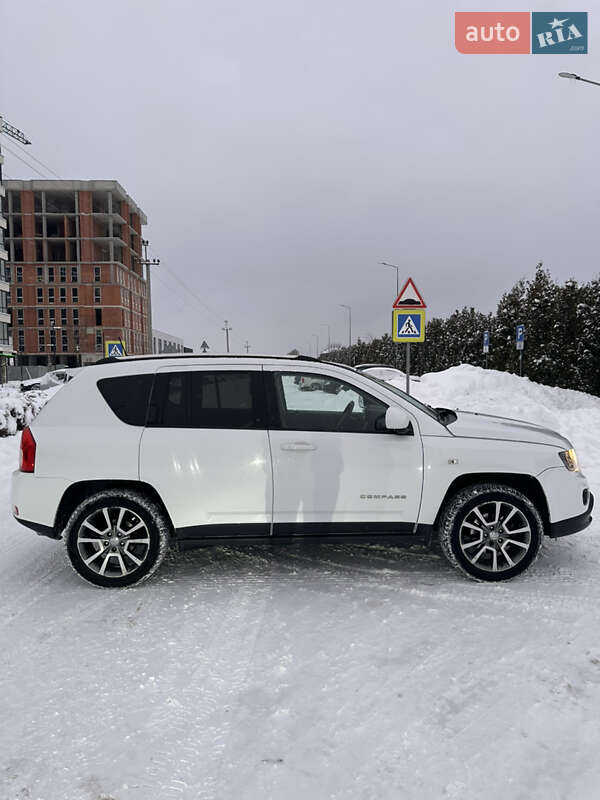 Внедорожник / Кроссовер Jeep Compass 2013 в Городке