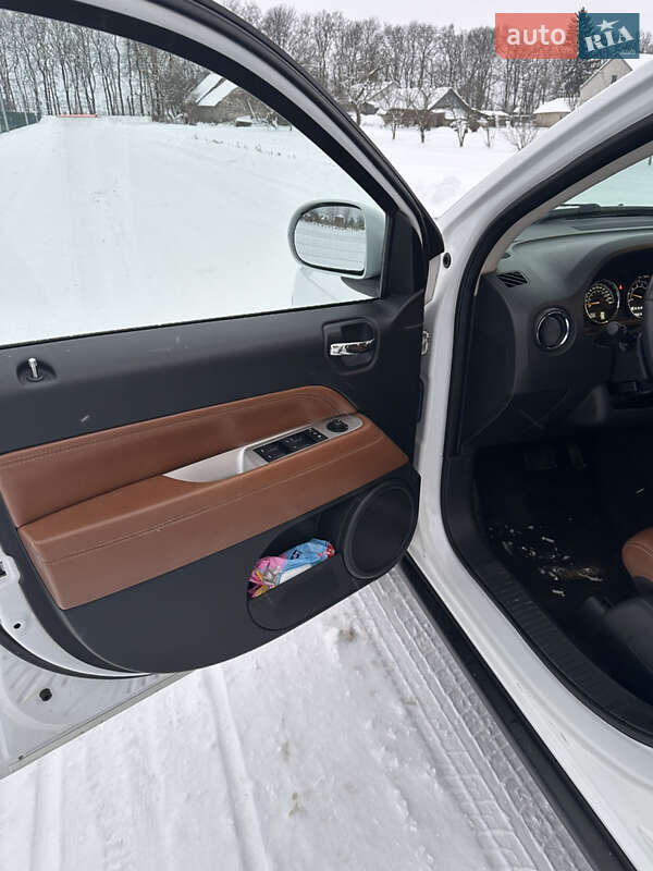 Внедорожник / Кроссовер Jeep Compass 2013 в Городке