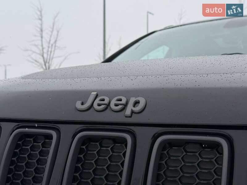 Внедорожник / Кроссовер Jeep Compass 2020 в Киеве