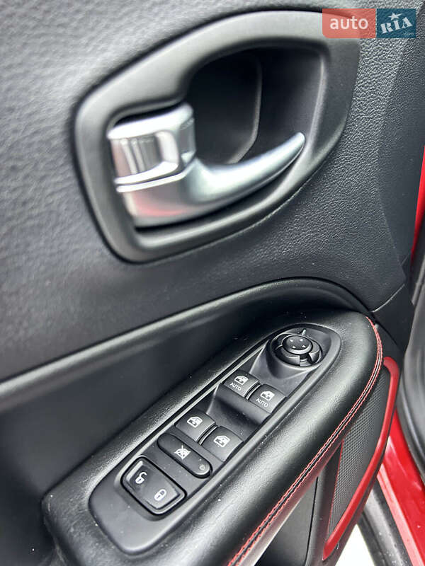 Внедорожник / Кроссовер Jeep Compass 2020 в Сумах