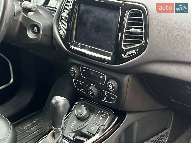 Внедорожник / Кроссовер Jeep Compass 2017 в Киеве
