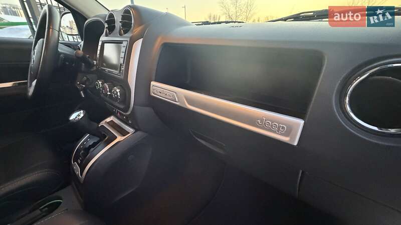 Позашляховик / Кросовер Jeep Compass 2015 в Києві