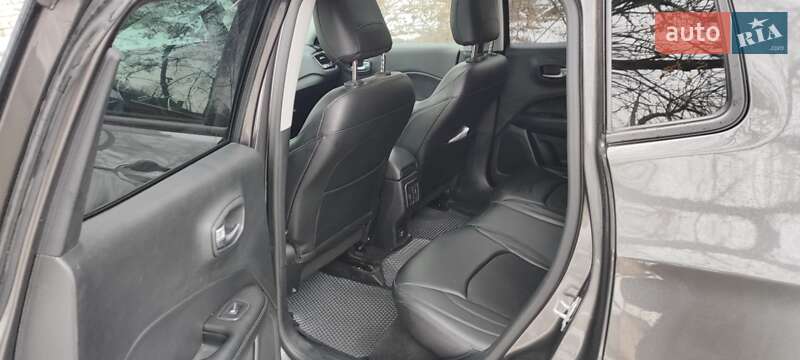 Внедорожник / Кроссовер Jeep Compass 2018 в Черкассах фото 15 Внедорожник / Кроссовер Jeep Compass 2018 в Черкассах