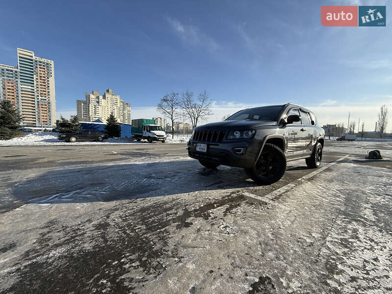 Внедорожник / Кроссовер Jeep Compass 2016 в Киеве