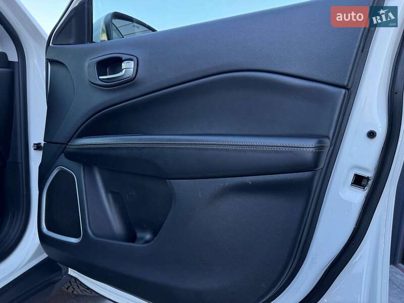 Внедорожник / Кроссовер Jeep Compass 2019 в Ровно