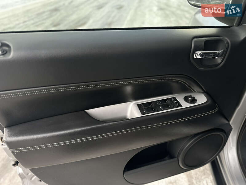 Позашляховик / Кросовер Jeep Compass 2016 в Києві