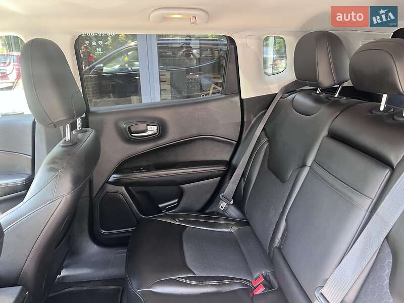 Внедорожник / Кроссовер Jeep Compass 2017 в Ужгороде