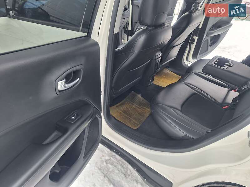 Внедорожник / Кроссовер Jeep Compass 2018 в Киеве фото 14 Внедорожник / Кроссовер Jeep Compass 2018 в Киеве