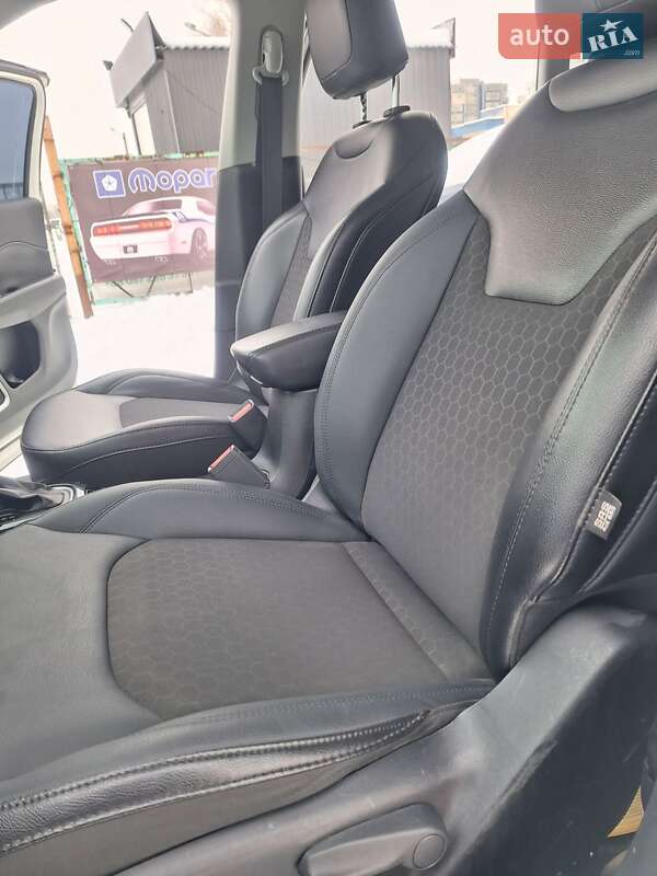 Внедорожник / Кроссовер Jeep Compass 2018 в Киеве фото 20 Внедорожник / Кроссовер Jeep Compass 2018 в Киеве