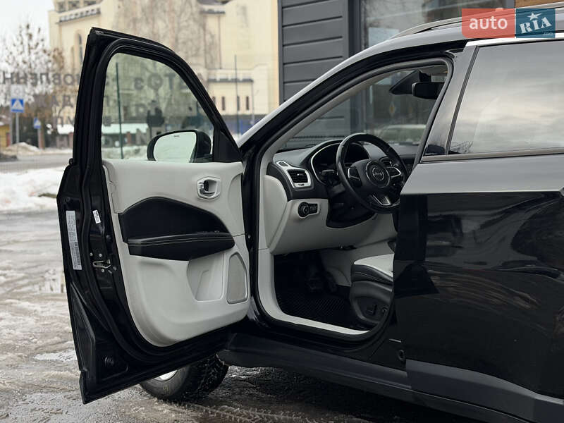Внедорожник / Кроссовер Jeep Compass 2017 в Шептицькому