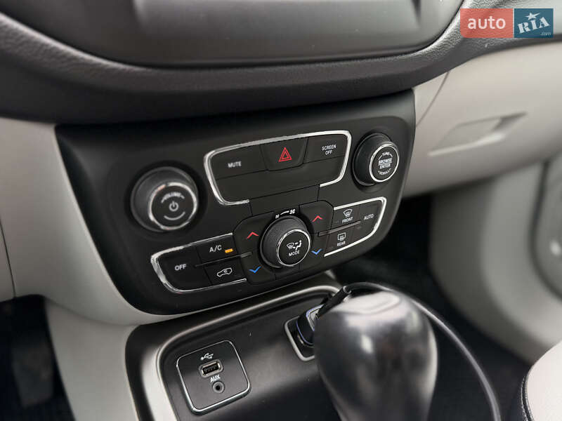 Внедорожник / Кроссовер Jeep Compass 2017 в Шептицькому