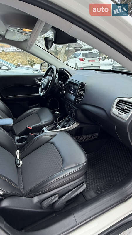 Позашляховик / Кросовер Jeep Compass 2018 в Дубні фото 40 Позашляховик / Кросовер Jeep Compass 2018 в Дубні