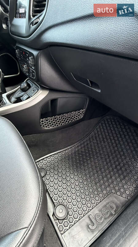 Позашляховик / Кросовер Jeep Compass 2018 в Дубні фото 43 Позашляховик / Кросовер Jeep Compass 2018 в Дубні
