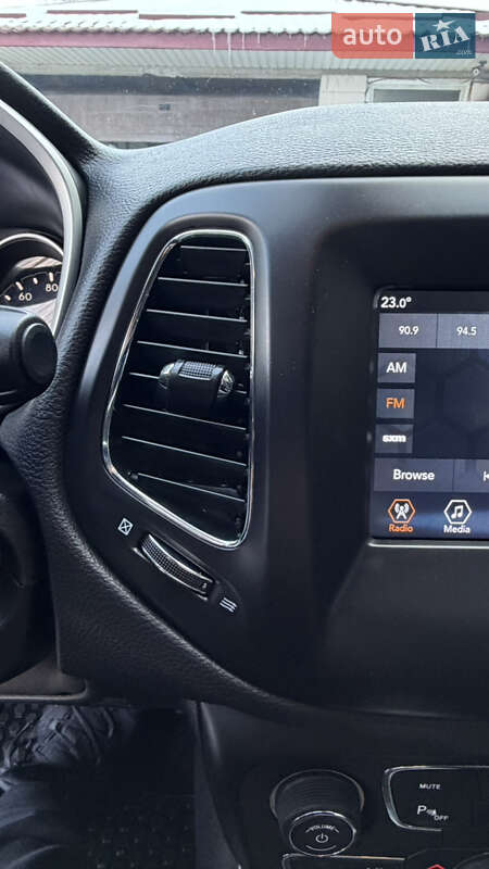 Позашляховик / Кросовер Jeep Compass 2018 в Дубні фото 77 Позашляховик / Кросовер Jeep Compass 2018 в Дубні