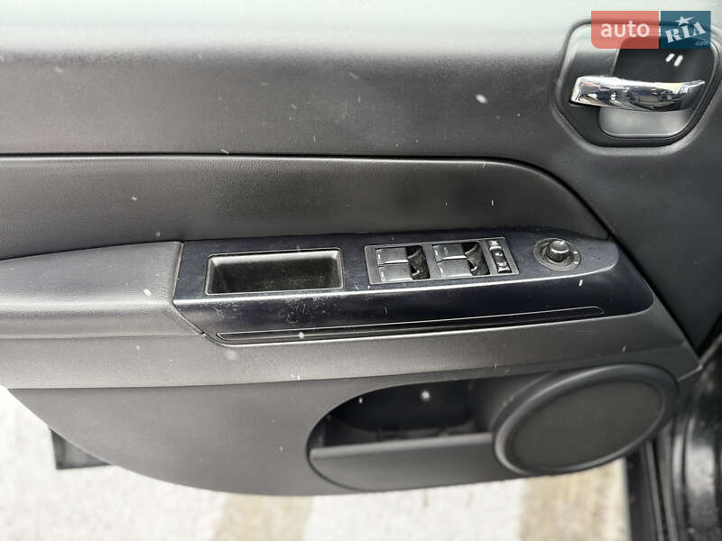 Внедорожник / Кроссовер Jeep Compass 2013 в Киеве фото 16 Внедорожник / Кроссовер Jeep Compass 2013 в Киеве