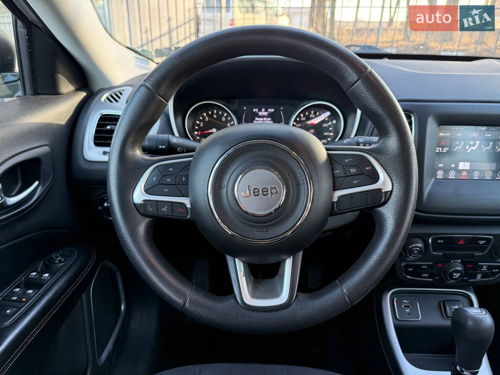 2019 Jeep Compass - мініатюра 27