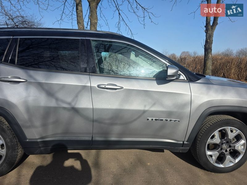 Внедорожник / Кроссовер Jeep Compass 2017 в Нововолынске