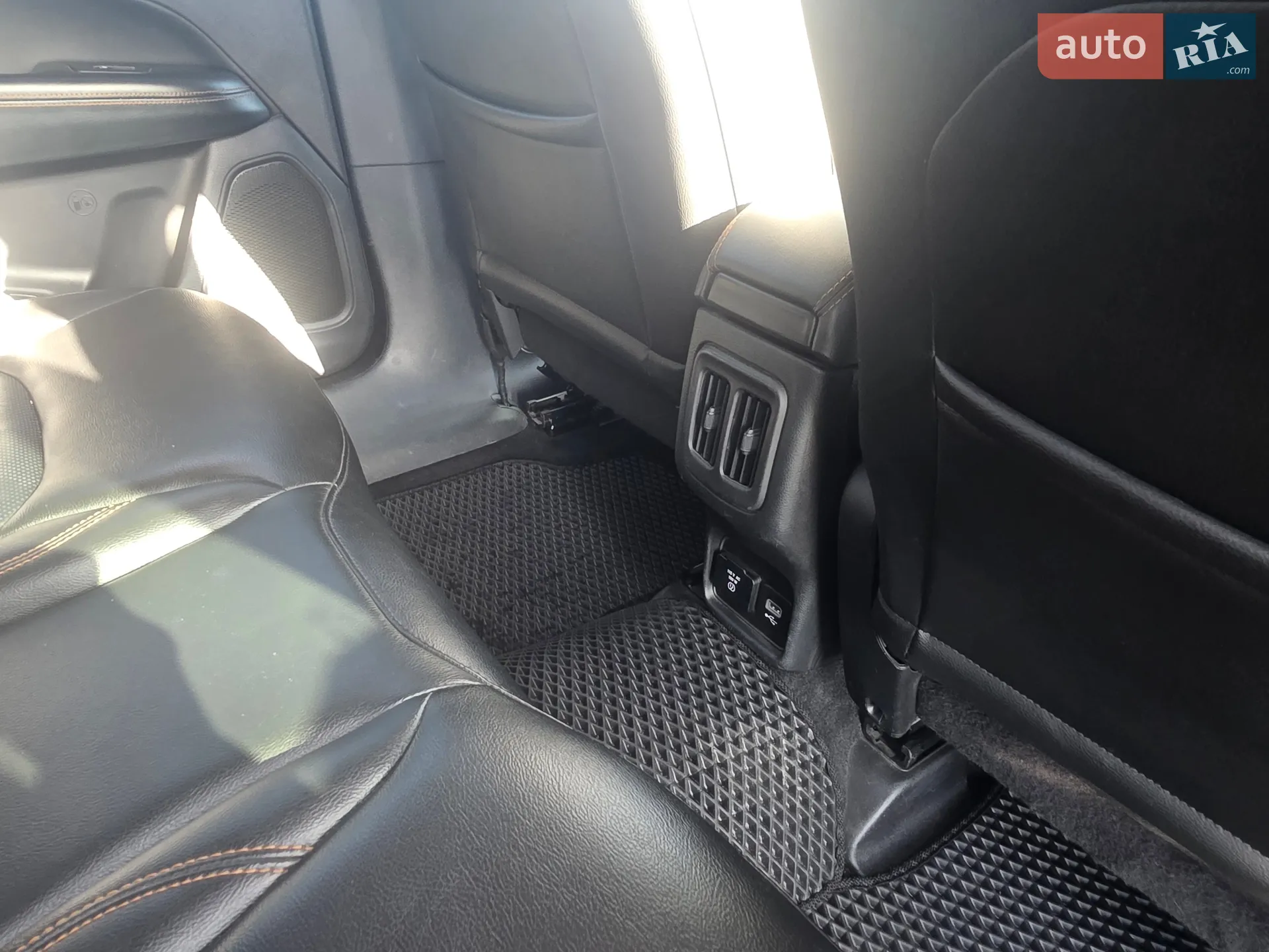 2017 Jeep Compass - мініатюра 46