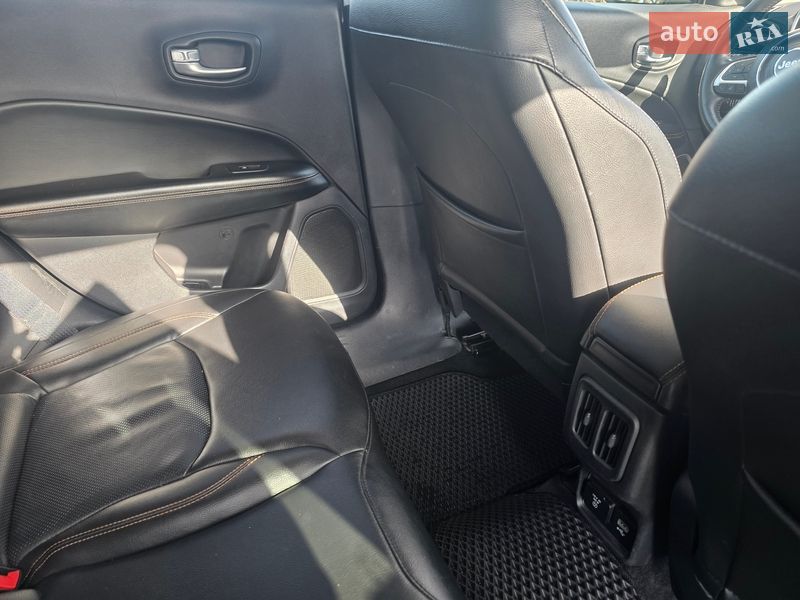Внедорожник / Кроссовер Jeep Compass 2017 в Нововолынске