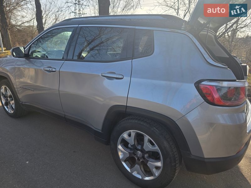 Внедорожник / Кроссовер Jeep Compass 2017 в Нововолынске