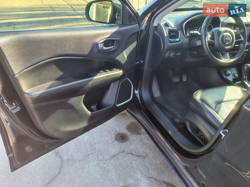 Внедорожник / Кроссовер Jeep Compass 2018 в Киеве