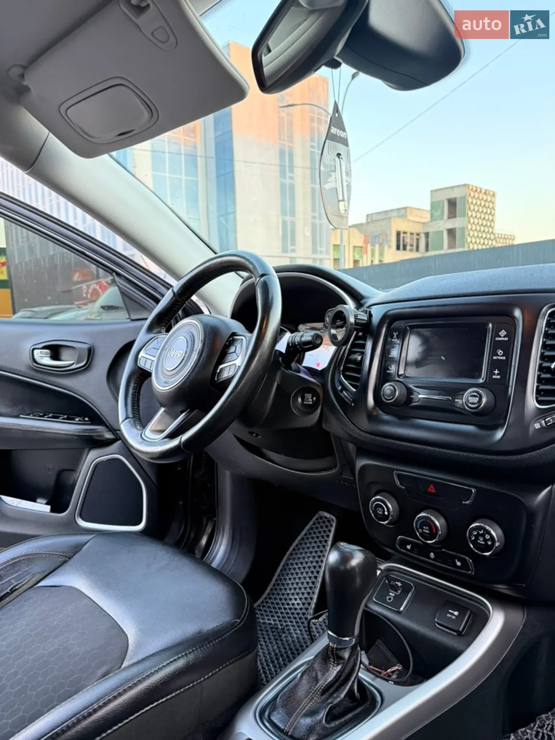 2017 Jeep Compass - мініатюра 18