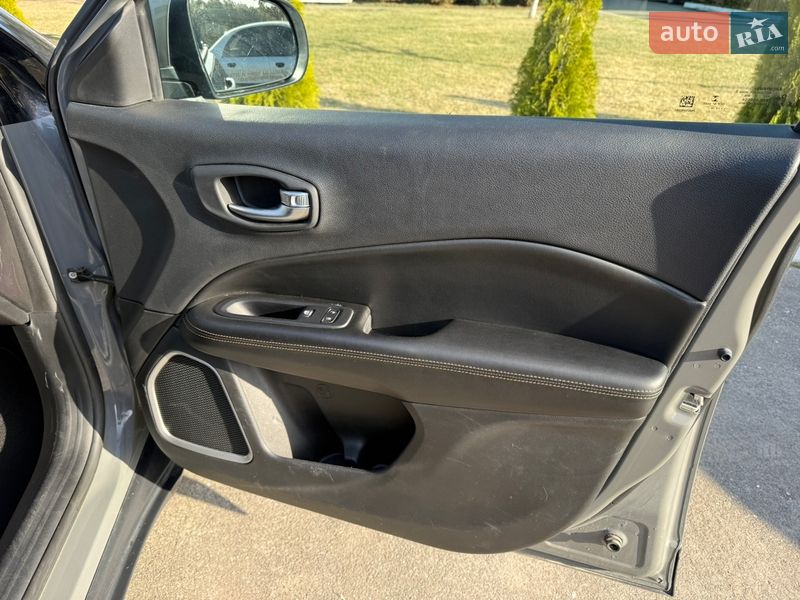 Внедорожник / Кроссовер Jeep Compass 2019 в Киеве