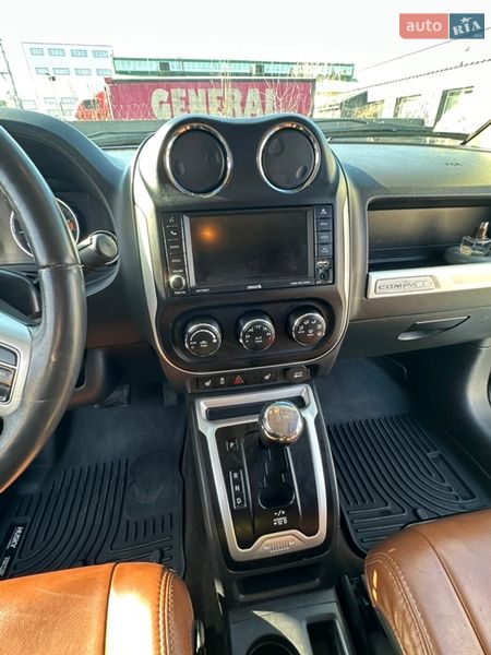 Внедорожник / Кроссовер Jeep Compass 2015 в Киеве