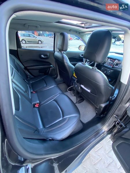 Внедорожник / Кроссовер Jeep Compass 2017 в Киеве