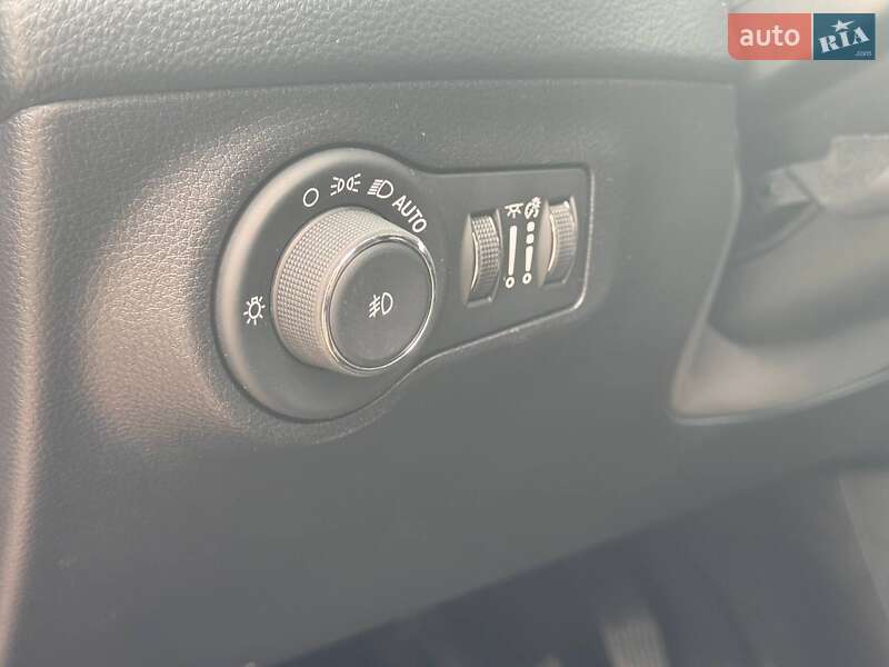 Внедорожник / Кроссовер Jeep Compass 2019 в Киеве