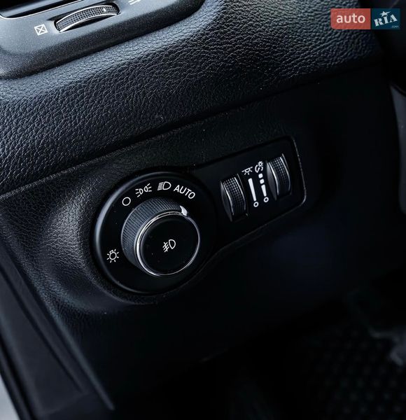 Внедорожник / Кроссовер Jeep Compass 2019 в Киеве