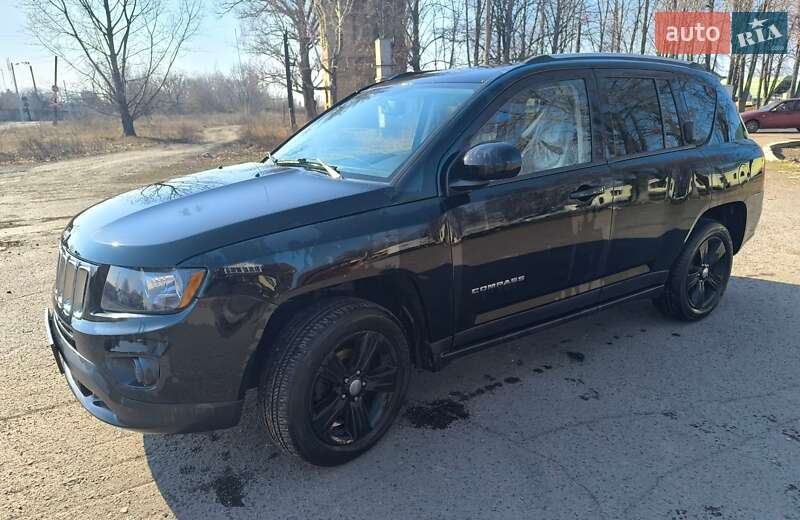 Внедорожник / Кроссовер Jeep Compass 2015 в Вишневом