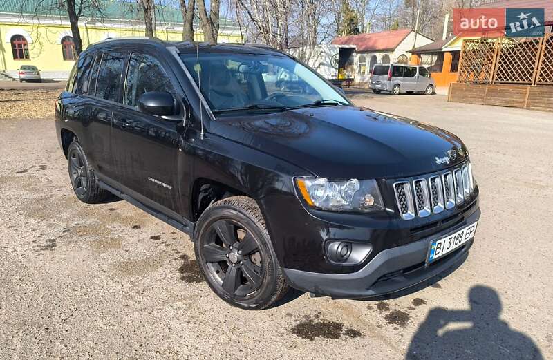 Внедорожник / Кроссовер Jeep Compass 2015 в Вишневом