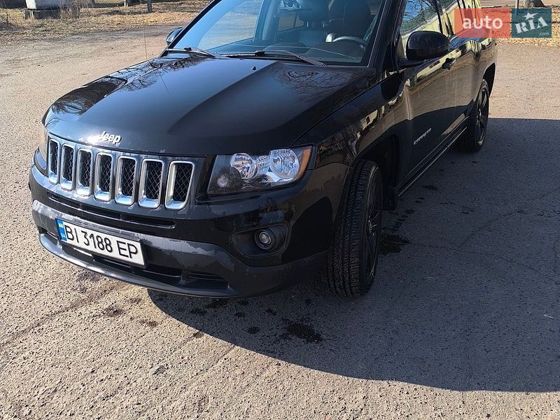 Внедорожник / Кроссовер Jeep Compass 2015 в Вишневом