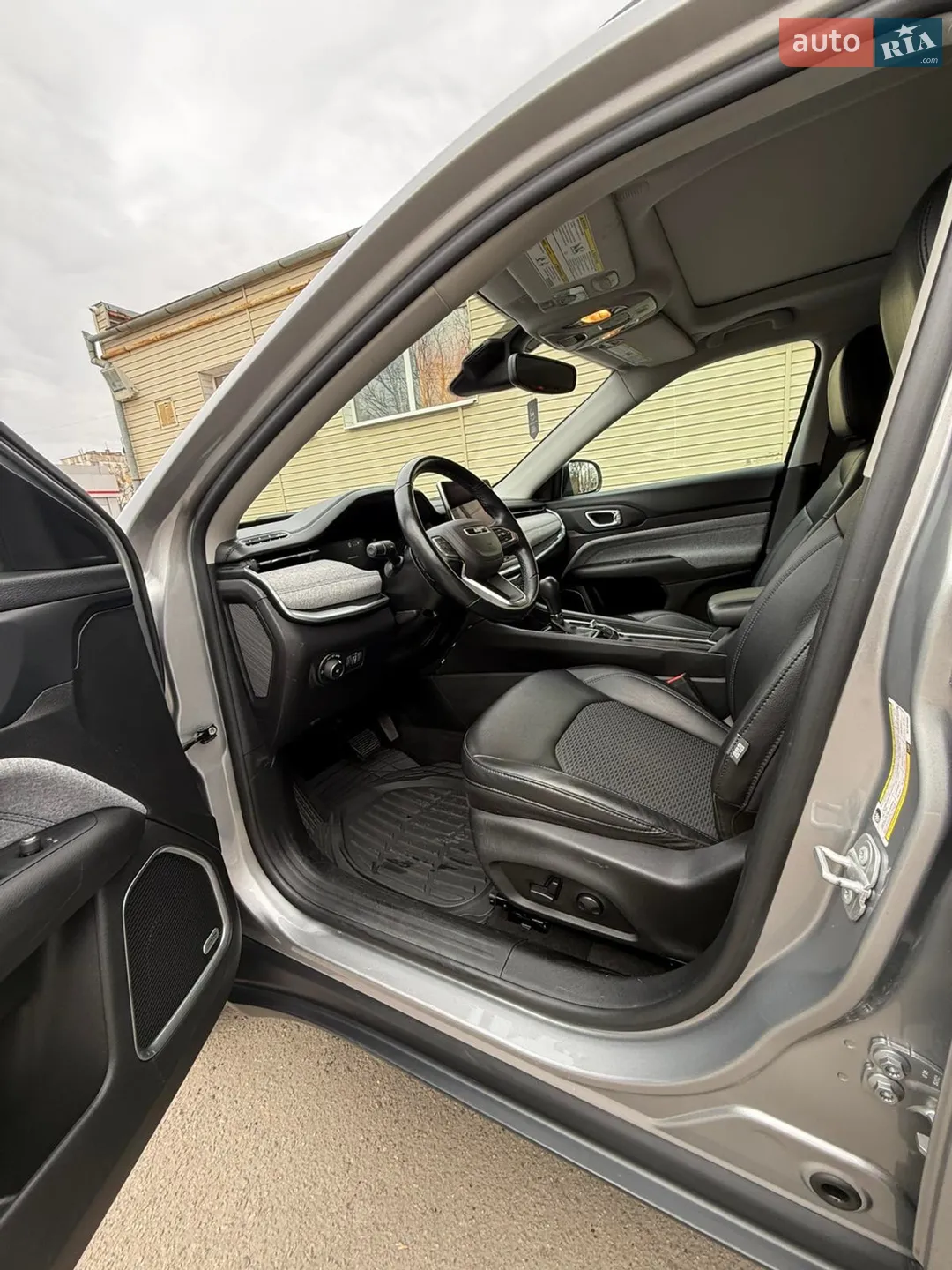 2021 Jeep Compass - мініатюра 16