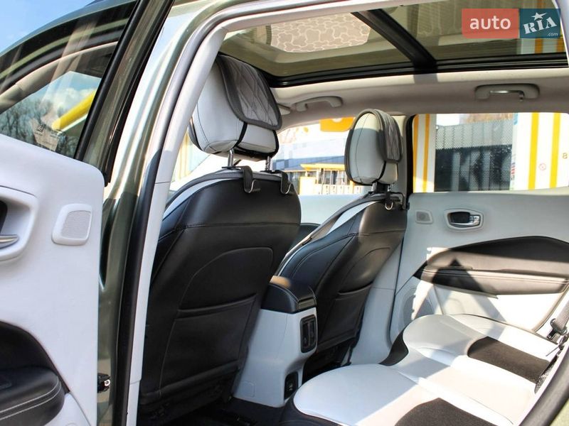Внедорожник / Кроссовер Jeep Compass 2020 в Киеве