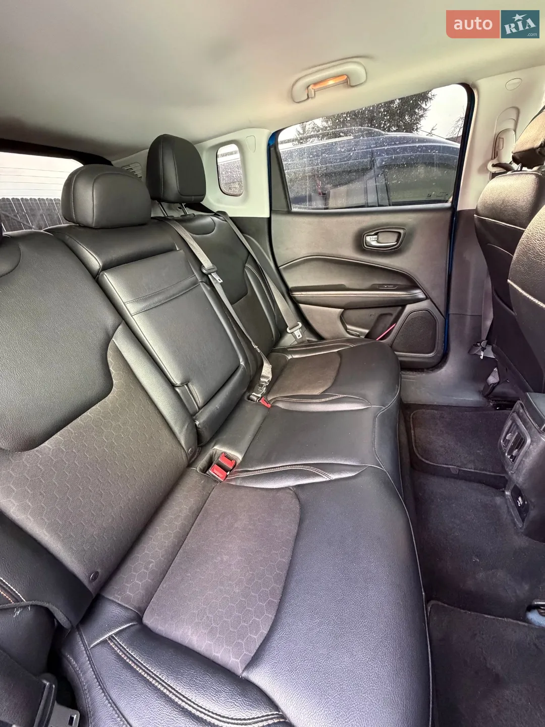 2017 Jeep Compass - мініатюра 2