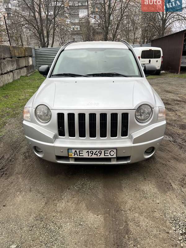 2008 Jeep Compass, VIN 1J8FFF7WX8D617747:plate — фото 1 (autoria)
