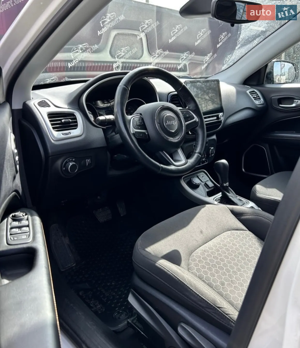 2017 Jeep Compass - мініатюра 8
