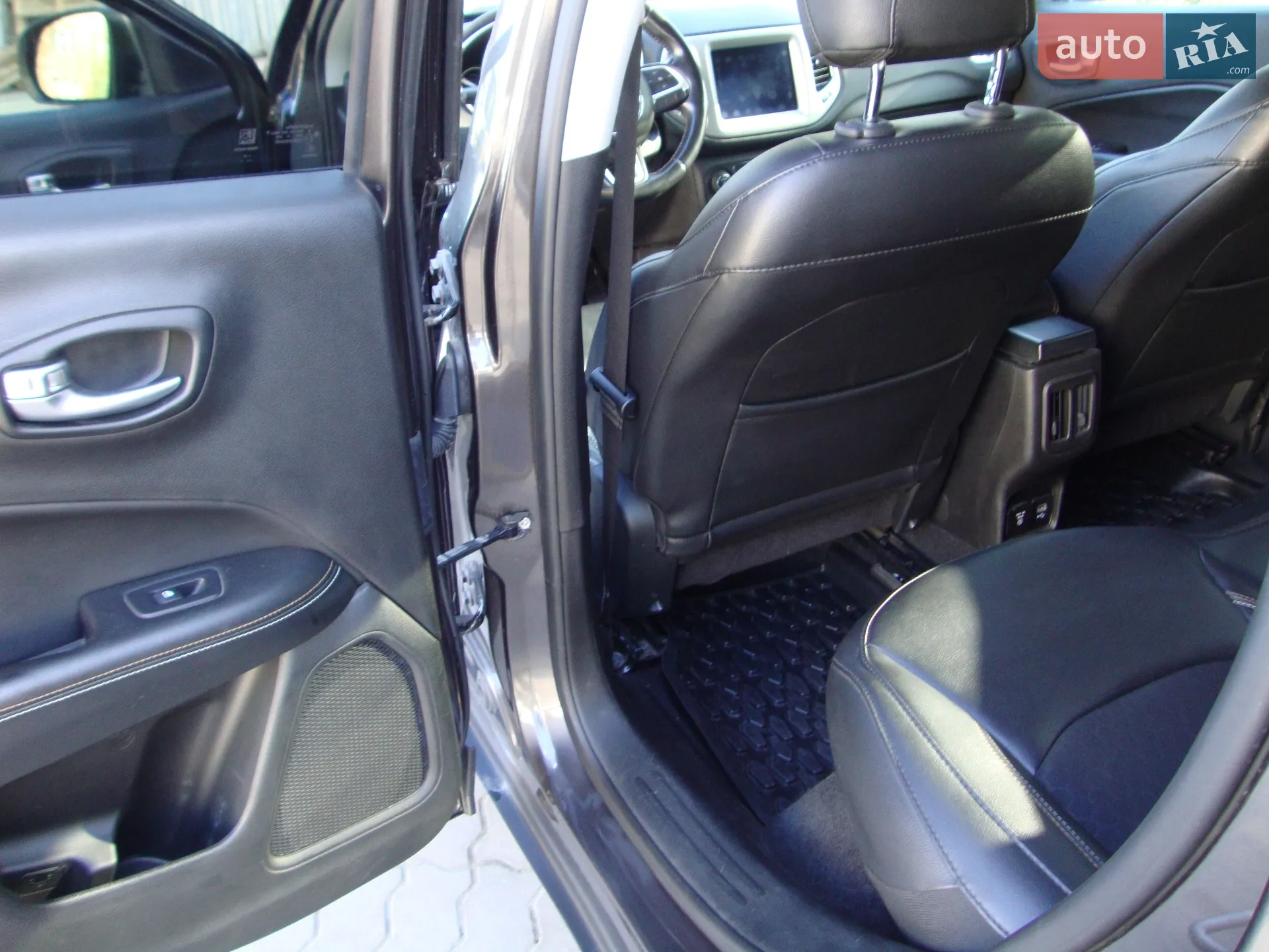 2019 Jeep Compass - мініатюра 16