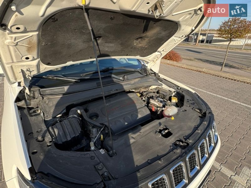 Внедорожник / Кроссовер Jeep Compass 2017 в Софиевской Борщаговке