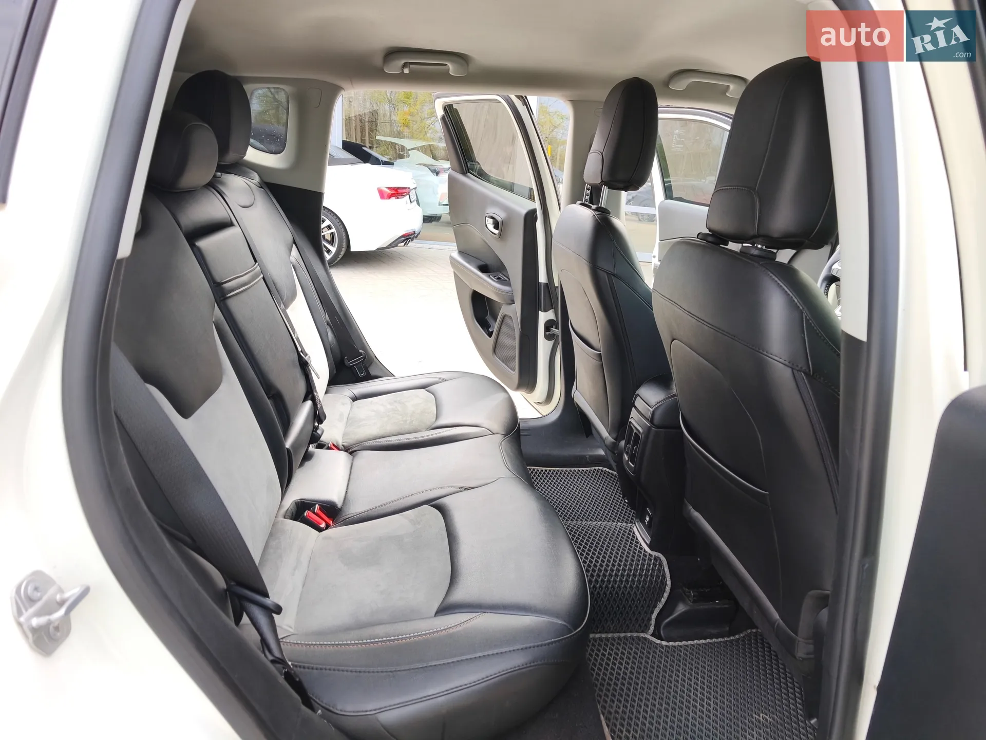 2018 Jeep Compass - мініатюра 15